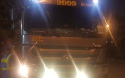 Hà Nội: Xe Howo chạy vào đường cấm chở quá tải hơn 170%