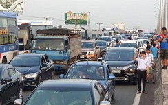 Làm gì để bớt cảnh “chôn chân” trên cao tốc Long Thành?