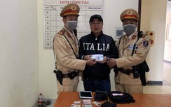 CSGT trả lại ba lô có 50 triệu đồng cho cán bộ Xí nghiệp Xe buýt Cầu Bươu