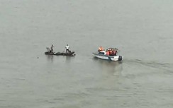 Video: Nam thanh niên được người dân cứu sống khi nhảy cầu tự vẫn