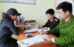 Bị xử phạt, cô gái lên Facebook xúc phạm CSGT