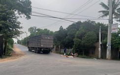 Cụ ông tử vong thương tâm sau va chạm với xe tải ở Quảng Trị