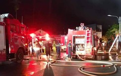 Quảng Nam: Chợ Thanh Quý cháy suốt 4 tiếng trong đêm, tiểu thương khóc ròng