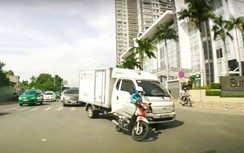 Video: Cận cảnh những pha "tạt đầu" thần chết của tài xế xe máy