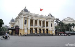 Dịch Covid-19 khiến phố phường Hà Nội vắng tanh như ngày Tết Nguyên đán