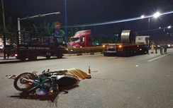 Va chạm với xe container, người đàn ông chết thảm dưới bánh xe