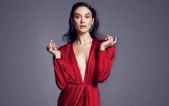 Nữ điệp viên Bond Girl Olga Kurylenko dương tính với Covid-19