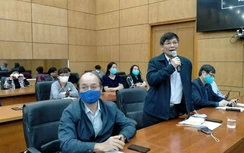 Khẩu trang sản xuất ra không thiếu, sao dân mua khó, giá đắt?