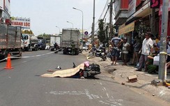 Va chạm với ô tô tải, người phụ nữ đi xe máy tử vong tại chỗ
