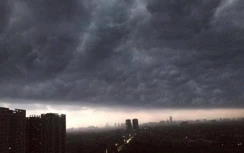 Không khí lạnh tăng cường chiều nay, Hà Nội cảnh báo dông lốc, mưa đá