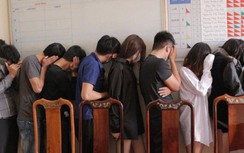 Bắt quả tang 11 nam thanh nữ tú "mở tiệc" ma túy trong khách sạn