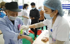 Vì sao người già nhiễm Covid-19 dễ trở nặng?