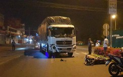Xe máy chở 3 chạy tốc độ cao tông xe tải, 1 người tử vong, 2 nguy kịch