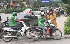 Tài xế công nghệ tất bật ship hàng mùa Covid-19
