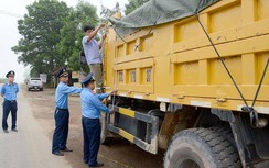 Nghệ An: Bắt xe cơi thùng, chở quá tải gian nan như “đánh án”