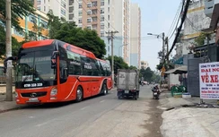 TP.HCM lắp biển cấm trên nhiều tuyến đường để dẹp “xe dù, bến cóc”