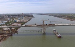 Cận cảnh cầu Thịnh Long vượt sông Ninh Cơ sắp thông xe