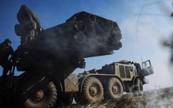 Pháo phản lực đa nòng Uragan hủy diệt các vị trí chỉ huy địch ở Urals