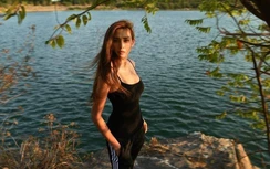 Tin giải trí mới nhất 24/3: Võ Hoàng Yến "gây sốt" với bộ ảnh ở khu cách ly