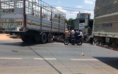 Va chạm với xe tải đang lùi, nam thanh niên tử vong tại chỗ