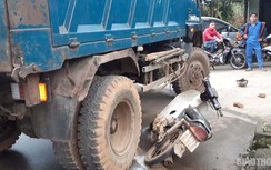 Người đàn ông tử vong sau cú va chạm với xe tải