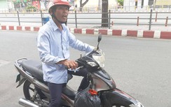 Quyên tiền tặng “cần câu cơm” cho tài xế nghèo