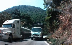 Video: Làm gì khi đối mặt với thần chết trên đường đèo dốc?