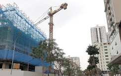 Bất an những chiếc cẩu tháp lơ lửng