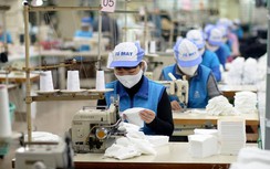 Doanh nghiệp đồng loạt cắt giảm lương, nhân sự