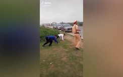 Video: Mạng xã hội xôn xao vụ việc CSGT "phạt" người vi phạm chống đẩy