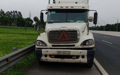 Xe container đi lùi 200m trên cao tốc Hà Nội - Hải Phòng