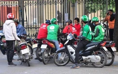 Dịch Covid-19: Hà Nội dừng hoạt động xe ôm, taxi và các xe công cộng