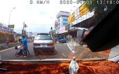 Giữa mùa dịch, cần giữ khoảng cách 2m nhưng các tài xế vẫn ẩu đả