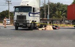 Va chạm với xe container, người đàn ông chết thảm dưới bánh xe