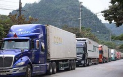 Trung Quốc siết chặt kiểm dịch, báo động ùn ứ kéo dài tại biên giới
