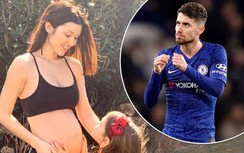 Nữ ca sĩ nóng bỏng bí mật có con với sao Chelsea Jorginho là ai?