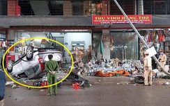 Ô tô tông liên hoàn nhiều người trong chợ sau va chạm xe chở rác