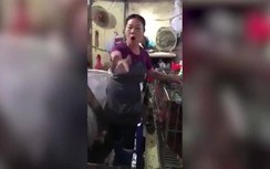 Người phụ nữ bán gà lớn tiếng đe doạ, văng tục, quyết không đeo khẩu trang