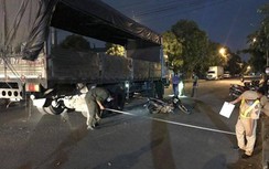 Ngã ra đường khi phanh gấp, nữ công nhân bị xe tải cán tử vong