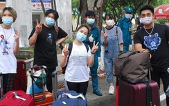 TP.HCM: Hơn 1.300 người kết quả âm tính Covid-19 rời khu cách ly trở về nhà