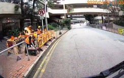 Video: Sự cố khiến công nhân đường phố bất ngờ cháy như bó đuốc