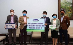 Vinamilk ủng hộ gần 15 tỷ đồng tiếp sức cho các đơn vị tuyến đầu chống dịch
