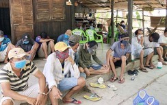Cà Mau: Triệt phá tụ điểm đánh bài, lắc bầu cua ăn tiền giữa mùa dịch