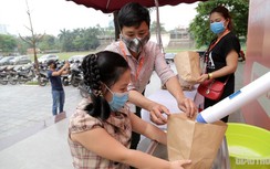 Cận cảnh máy "ATM gạo" miễn phí cho người dân lần đầu xuất hiện tại Hà Nội