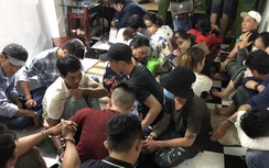 Quý bà cùng chồng con thuê nhà cho hàng chục người đánh bạc