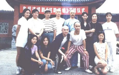 Lộ ảnh hiếm hậu trường Hoàn Châu Cách Cách, Lâm Tâm Như bị chê xấu xí