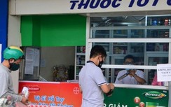 Hà Nội xét nghiệm Covid-19 bất kỳ người nào có dấu hiệu ho, sốt, đau họng