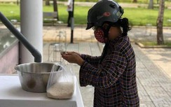 ATM gạo miễn phí cho người dân của giảng viên, sinh viên Đà Nẵng