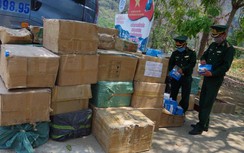 Bắt giữ xe đầu kéo vận chuyển lượng lớn khẩu trang y tế không nguồn gốc