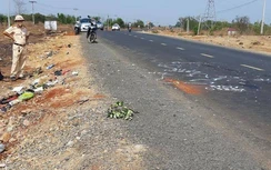 Xe máy "đấu đầu" nhau trên QL25, hai người chết, một người bị thương nặng